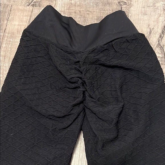 Black “TikTok” Leggings - Picture 3 of 4